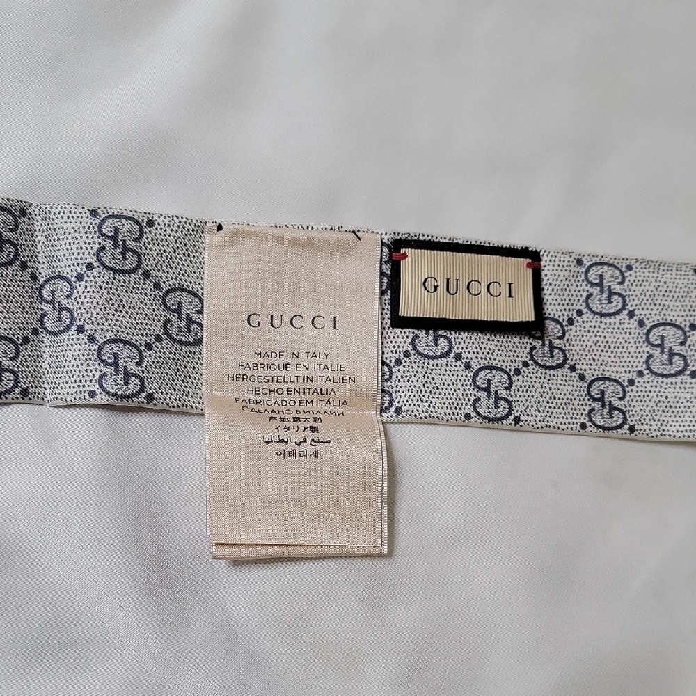 Gucci Red Navy White GG Logo Silk Twilly Scarf - Picture 3 of 3